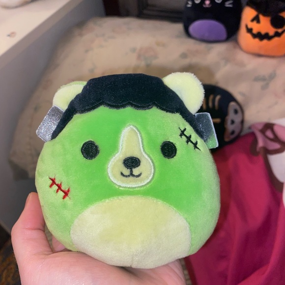 Full Halloween capsule Squishmallow squad - Picture 3 of 6